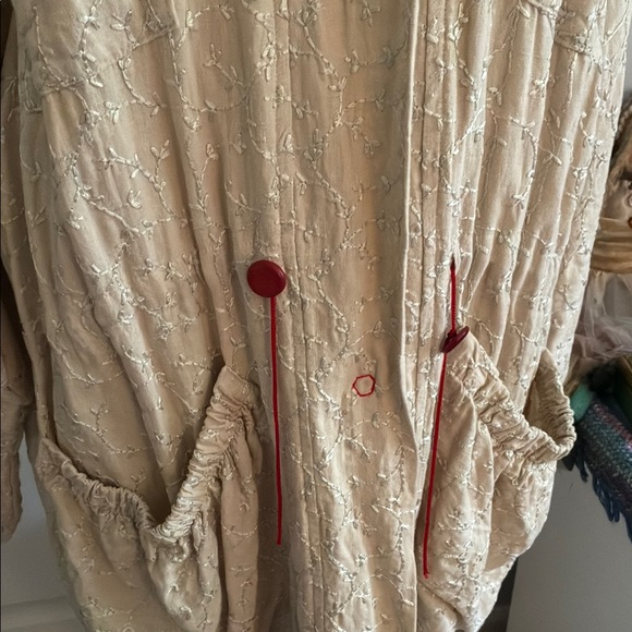 Funky cream hand made coat. - Picture 3 of 12